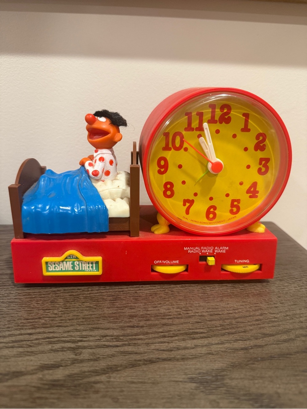Vintage 1977 Sesame Street Ernie Alarm Clock AM Radio Model 4800 Muppets Rare